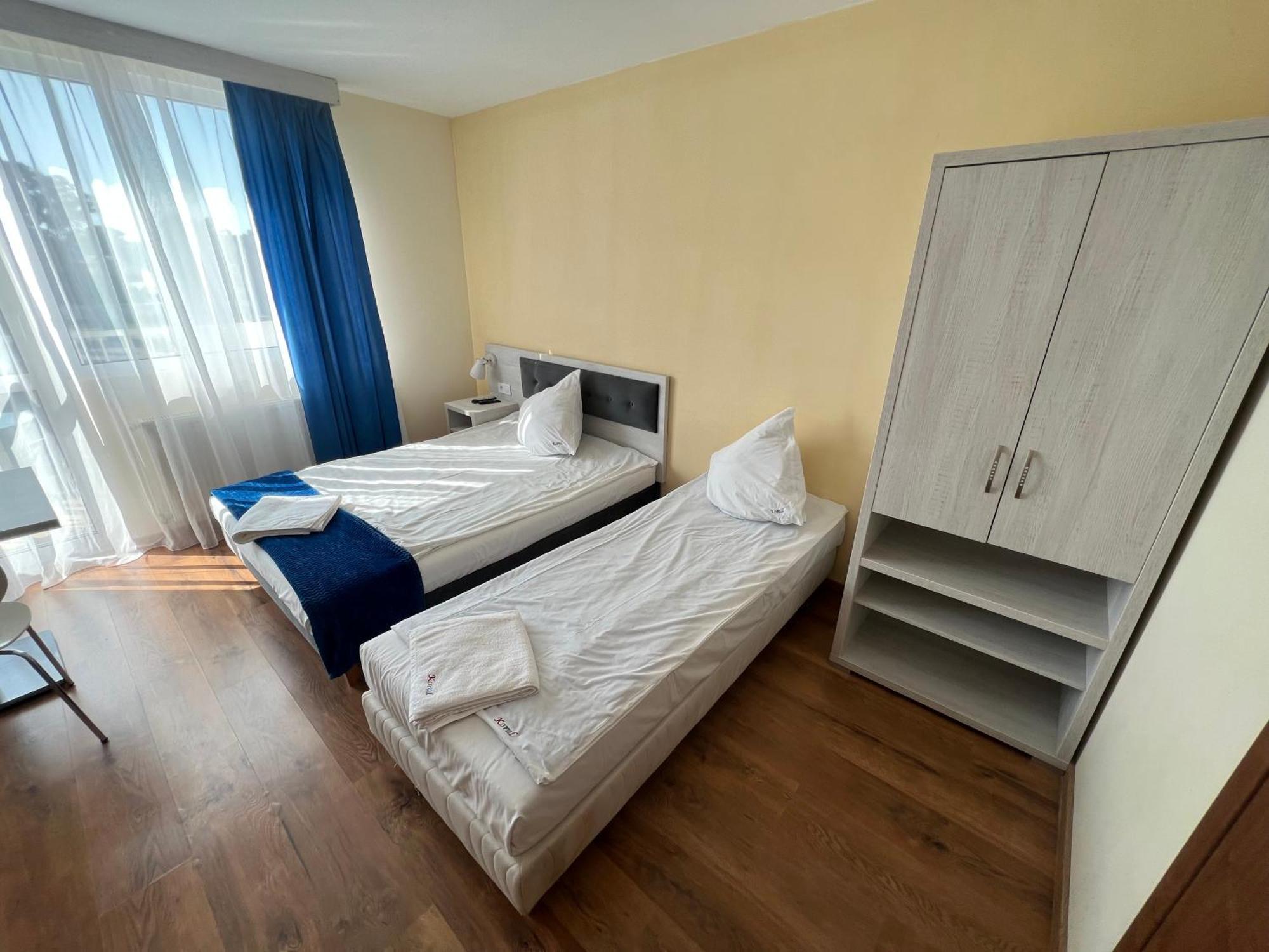 Dom Wczasowy Koral Dziwnów Buitenkant foto